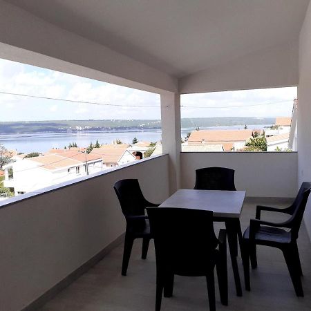 Apartmani Grumf Gornji Karin Exterior foto