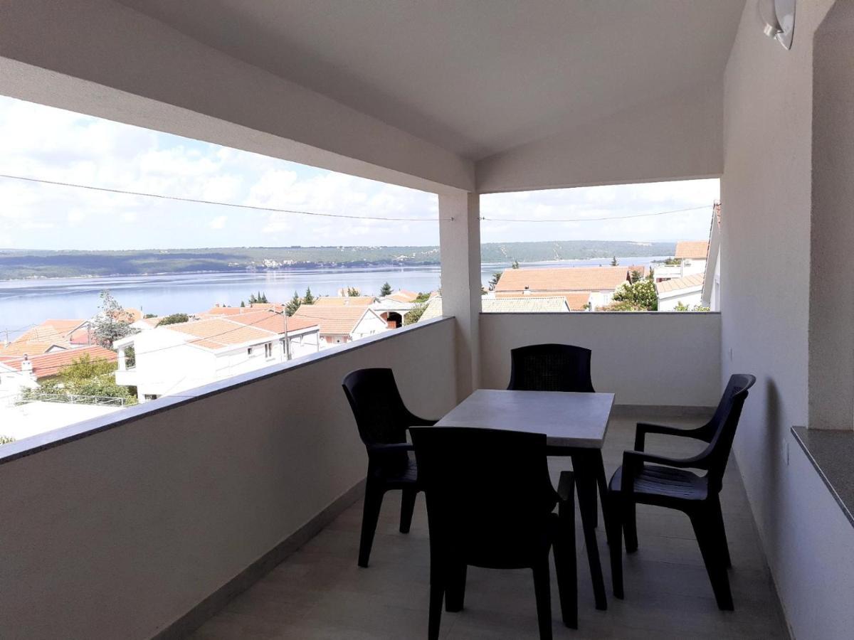 Apartmani Grumf Gornji Karin Exterior foto