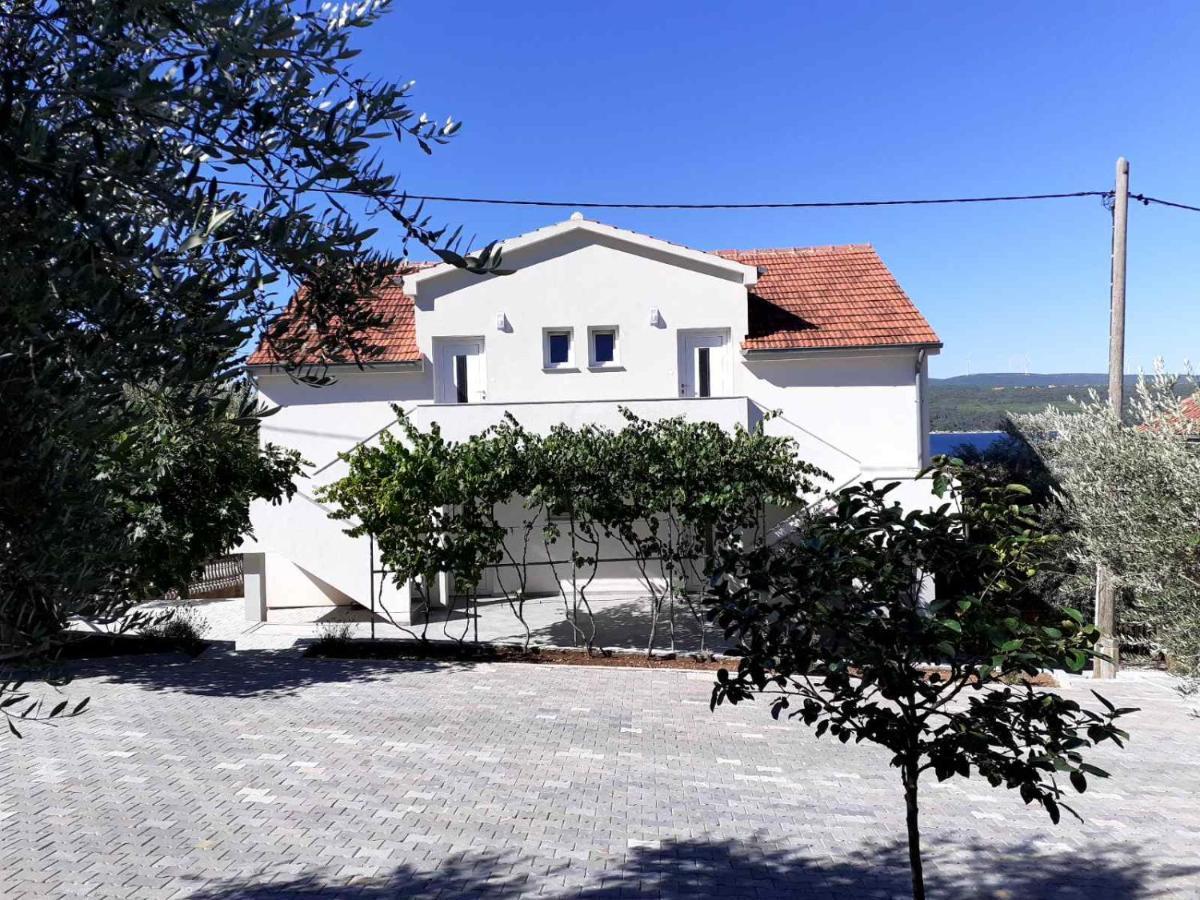 Apartmani Grumf Gornji Karin Exterior foto